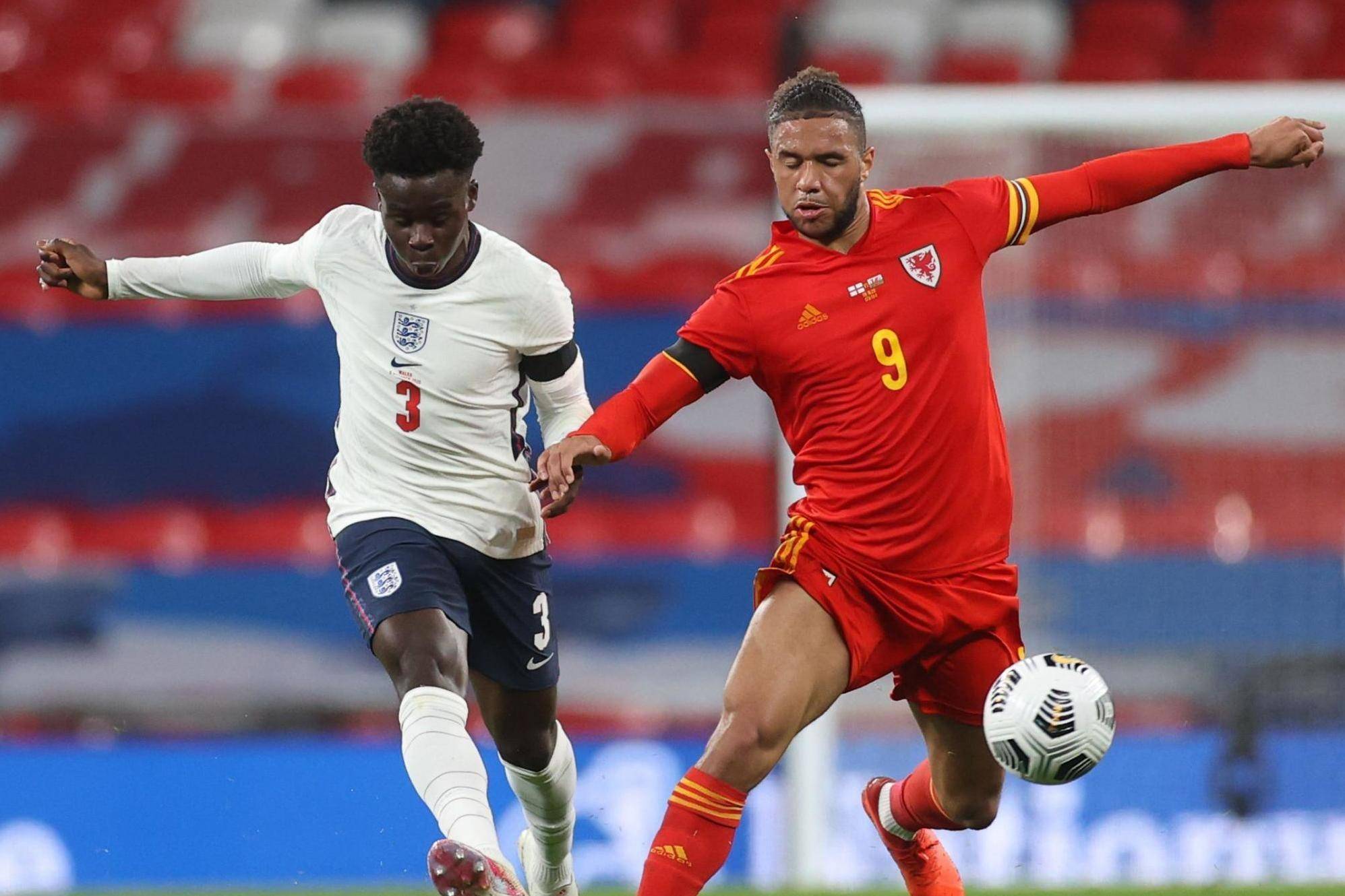 英格兰羽毛球队绝地反击韩国羽毛球队，安赛龙送出助攻