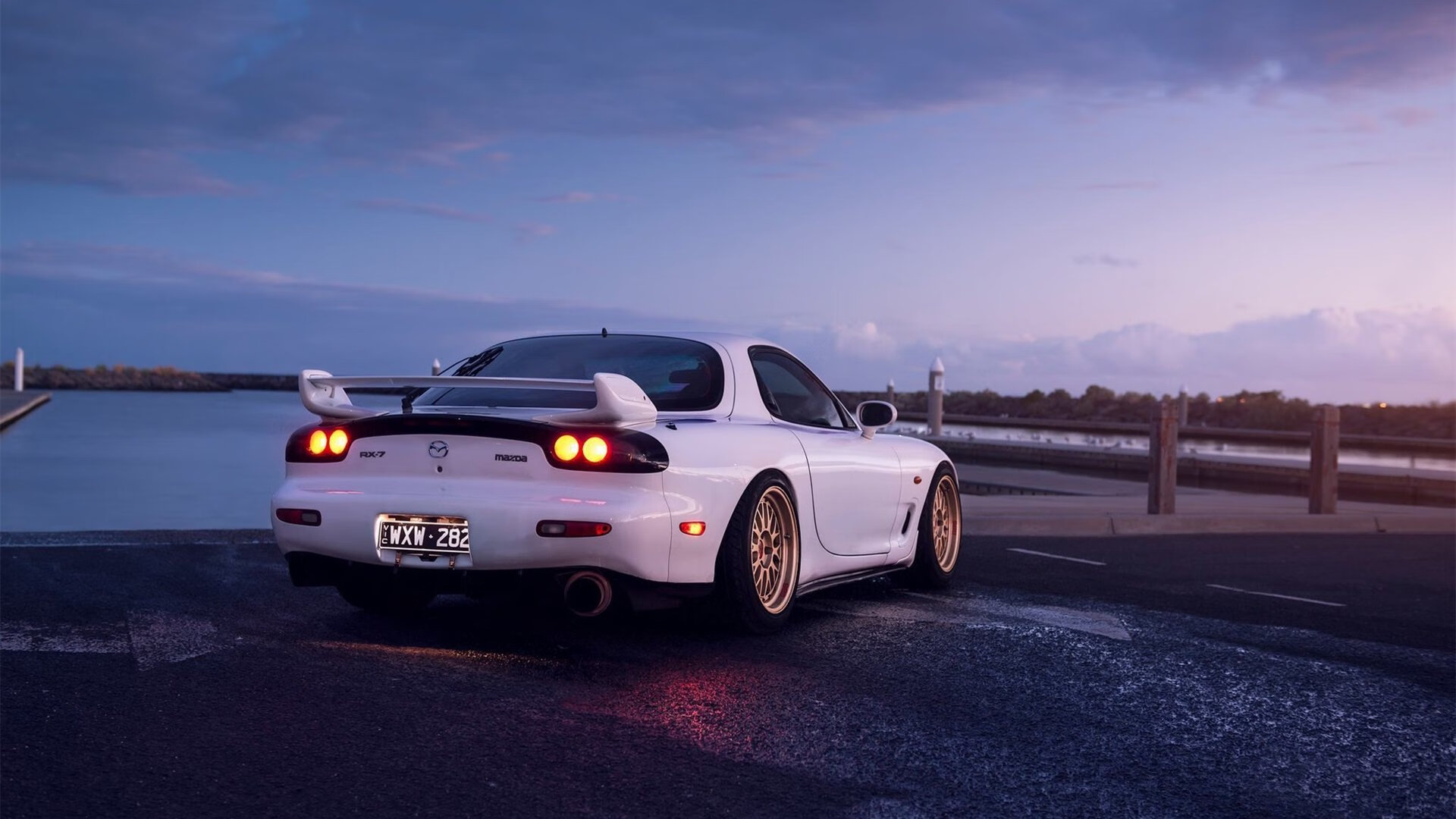 现代足球的攻守一体艺术，从三笘薰的全面统治到智利战术击溃澳大利亚