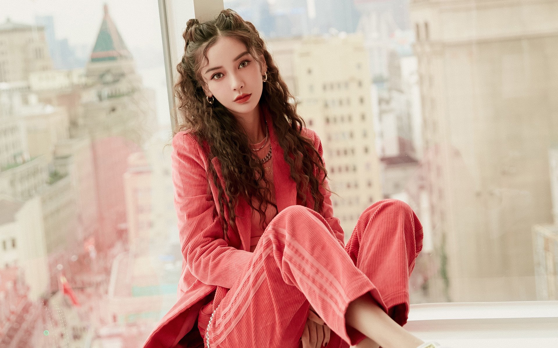 幻想大陆的龙鹰之翼,当迪巴拉点亮神迹,哥伦比亚的征途跨越红龙领地